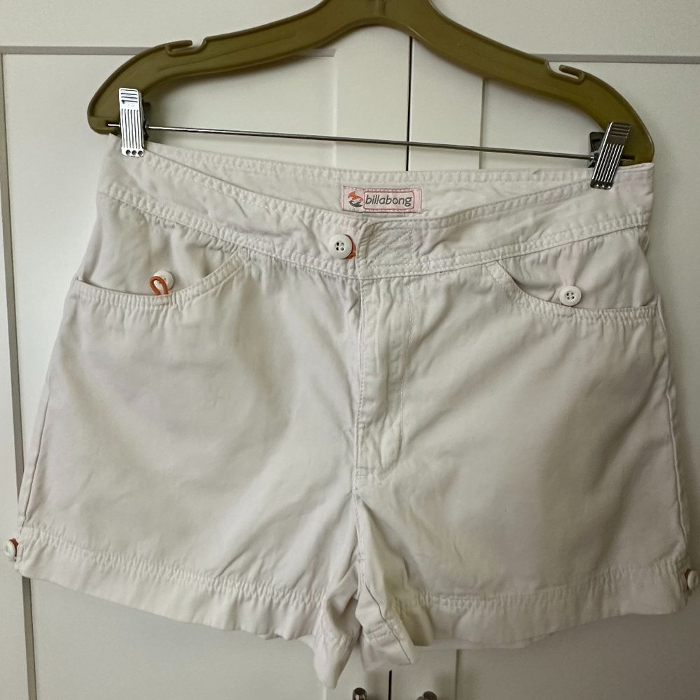 Billabong Size 11 Women's Shorts - White - Junior shorts